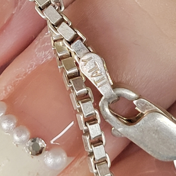 19.1g Sterling Silver box chain 19.75" w free pendant. Beautiful 925 chain 2mm - Picture 6 of 14